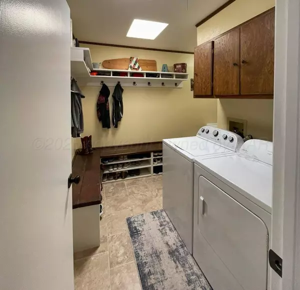 1010 W 8th ST, Canyon, TX 79226