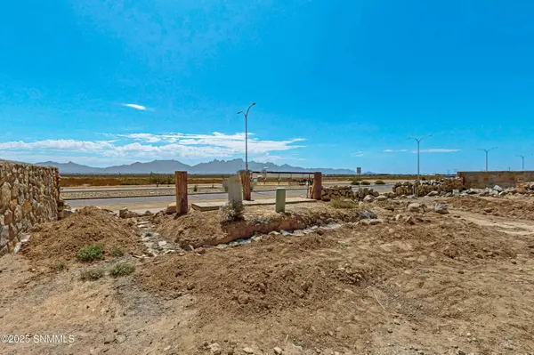 2080 Meteor DR, Las Cruces, NM 88012