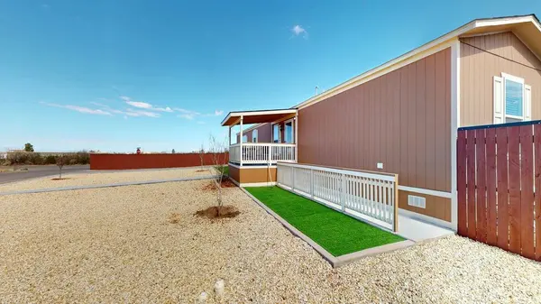 3 Running Indian Dr, Alamogordo, NM 88310