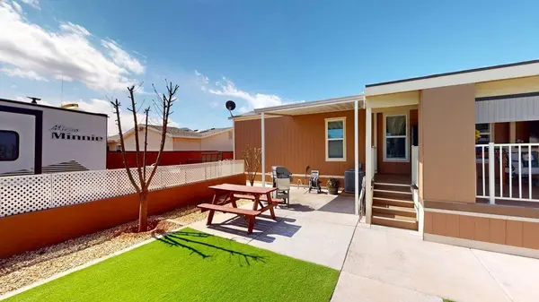 3 Running Indian Dr, Alamogordo, NM 88310