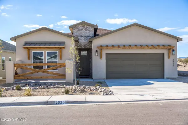 2625 Silver Hawk Ave, Las Cruces, NM 88011