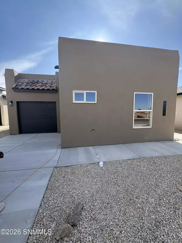 1097 Chitamacha RD, Las Cruces, NM 88007