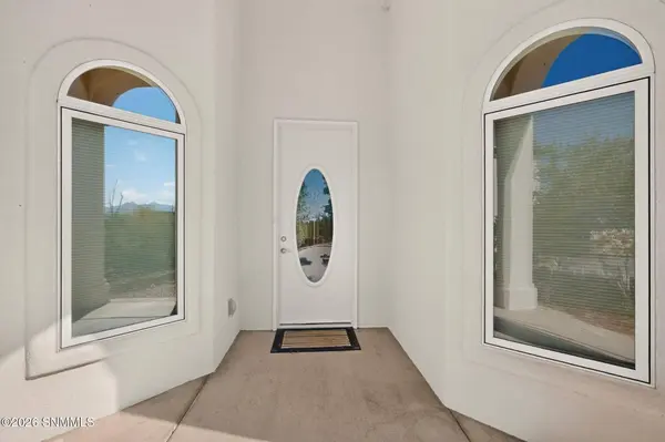 2933 E Springs RD, Las Cruces, NM 88011