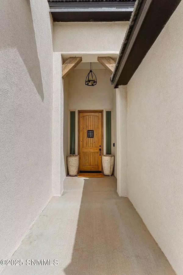 7870 Apache Canyon DR, Las Cruces, NM 88007