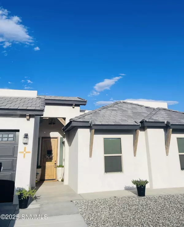 7870 Apache Canyon DR, Las Cruces, NM 88007