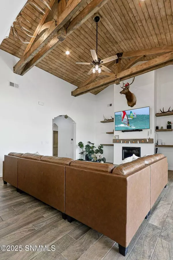 7870 Apache Canyon DR, Las Cruces, NM 88007