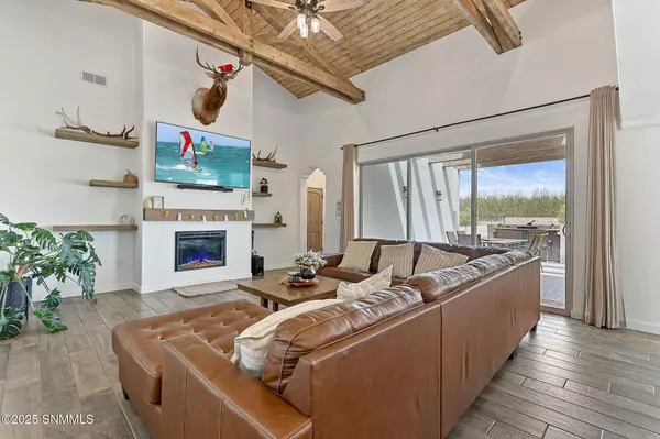 7870 Apache Canyon DR, Las Cruces, NM 88007