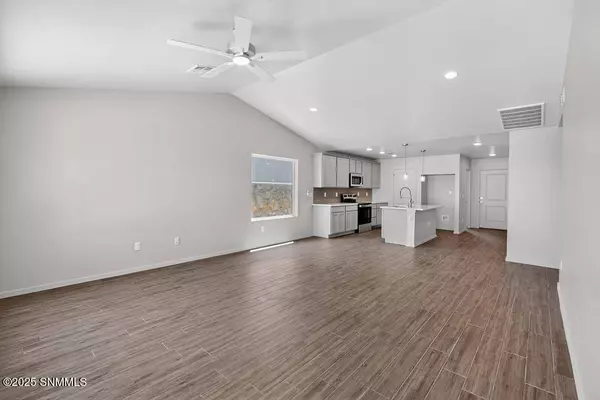 3085 San Jenaro DR, Las Cruces, NM 88012