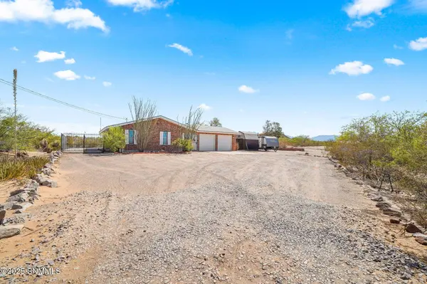 4835 Las Alturas DR, Las Cruces, NM 88011