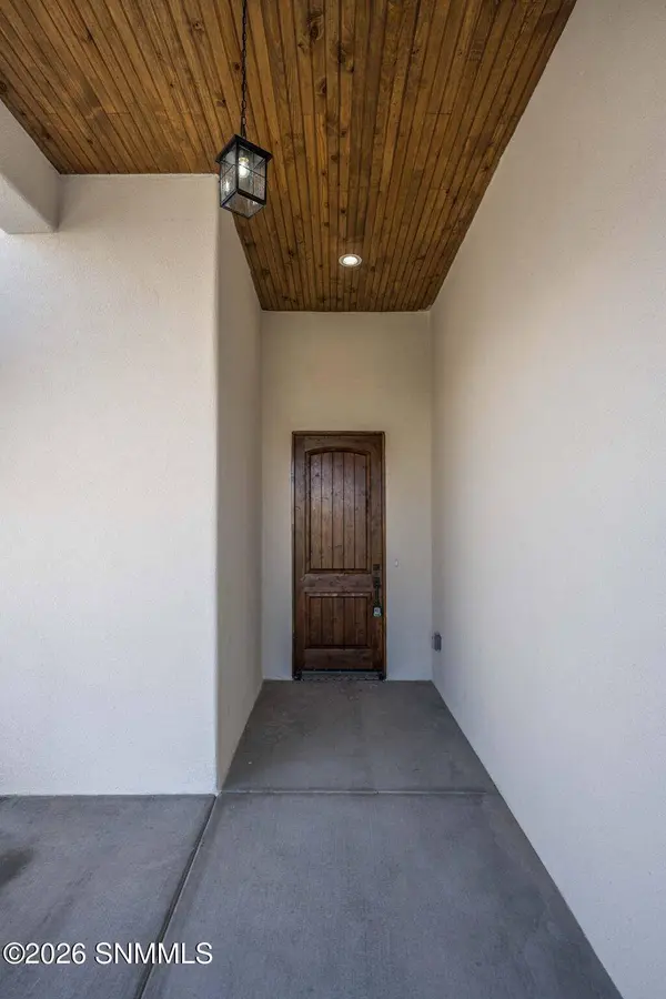 2850 Kuehne LN, Las Cruces, NM 88011