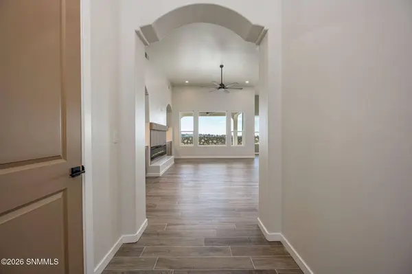 2850 Kuehne LN, Las Cruces, NM 88011