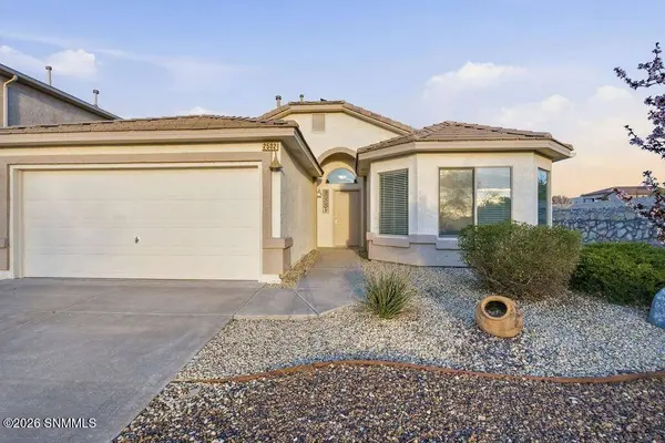 2502 Candlewood CIR, Las Cruces, NM 88011