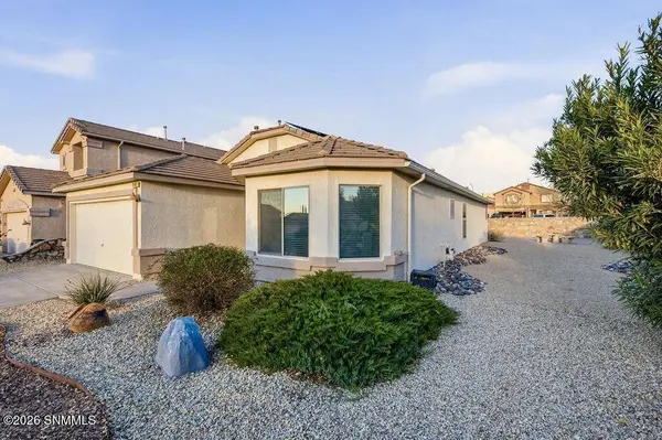 2502 Candlewood CIR, Las Cruces, NM 88011