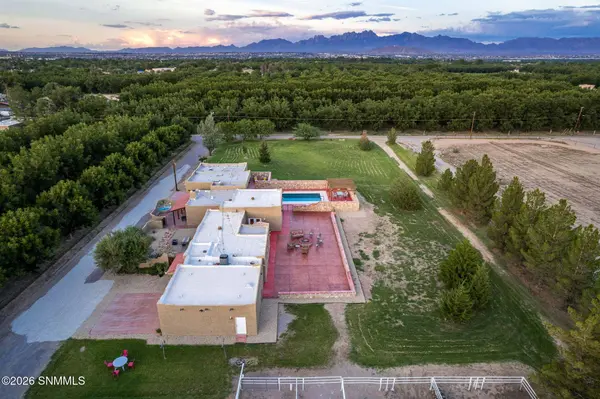 3070 Estrada RD
