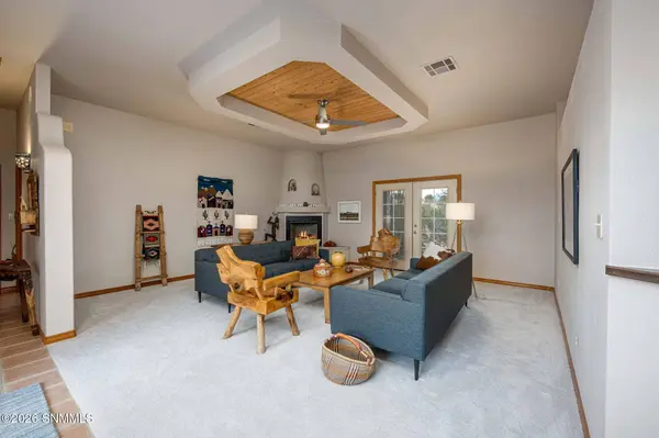 4300 Diamondback DR, Las Cruces, NM 88011