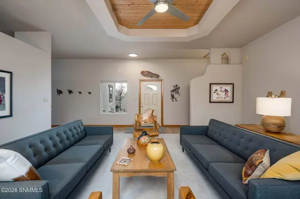 4300 Diamondback DR, Las Cruces, NM 88011