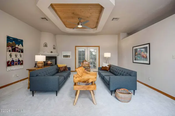 4300 Diamondback DR, Las Cruces, NM 88011