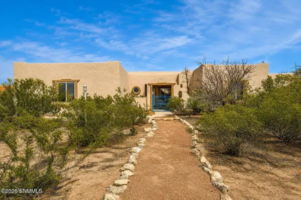 4300 Diamondback DR, Las Cruces, NM 88011