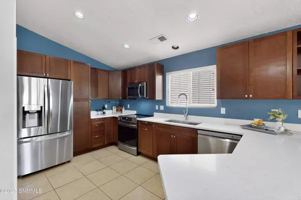 2502 Candlewood CIR, Las Cruces, NM 88011