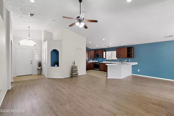 2502 Candlewood CIR, Las Cruces, NM 88011