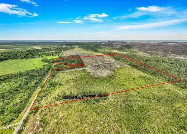 2 Bayou Cumbest Road, Moss Point, MS 39562