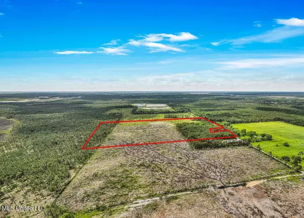 2 Bayou Cumbest Road, Moss Point, MS 39562