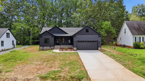 3301 Eva Dr NW, Concord, NC 28027-5548