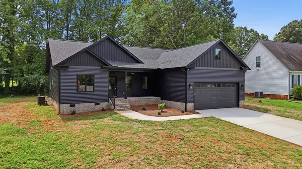3301 Eva Dr NW, Concord, NC 28027-5548