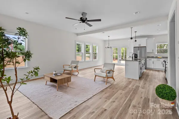 1176 Greenheather DR, Salisbury, NC 28147