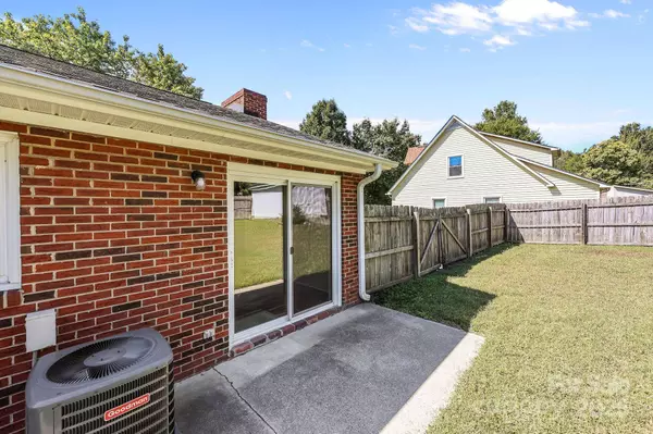 2211 Medlin CT, Kannapolis, NC 28083