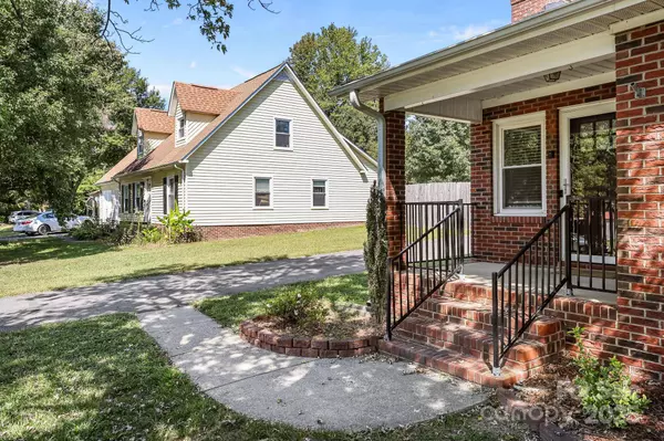 2211 Medlin CT, Kannapolis, NC 28083