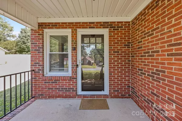 2211 Medlin CT, Kannapolis, NC 28083