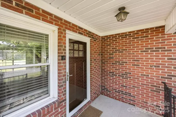 2211 Medlin CT, Kannapolis, NC 28083