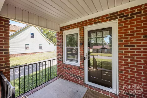 2211 Medlin CT, Kannapolis, NC 28083