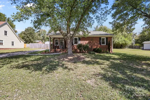 2211 Medlin CT, Kannapolis, NC 28083