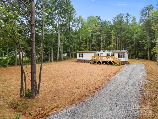 302 Forest Winds DR, Salisbury, NC 28144