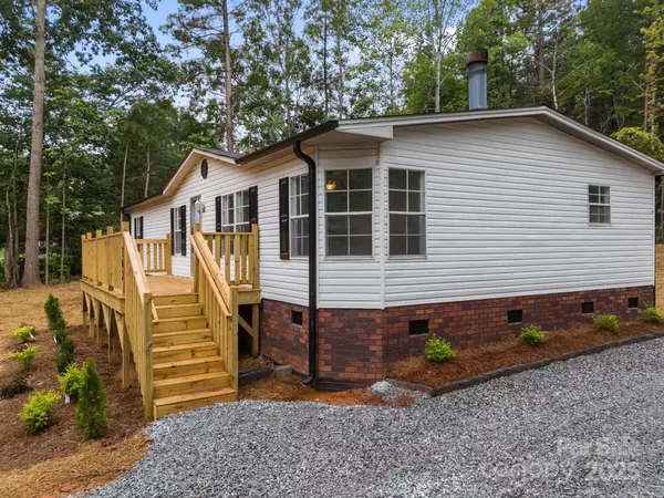 302 Forest Winds DR, Salisbury, NC 28144