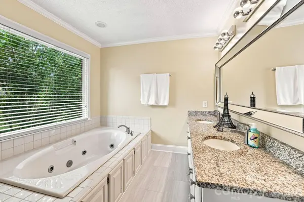 142 Cottontail LN SE, Concord, NC 28025