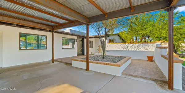 4040 E BECKER Lane, Phoenix, AZ 85028