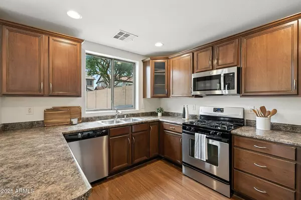 2340 W Barwick Drive, Phoenix, AZ 85085