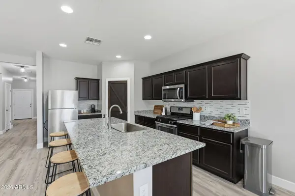 4547 W Foldwing Drive, San Tan Valley, AZ 85144