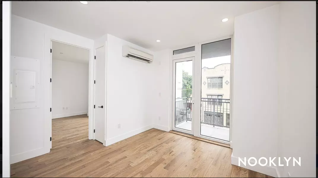 224 N 7th St #502, Brooklyn, NY 11211-1274