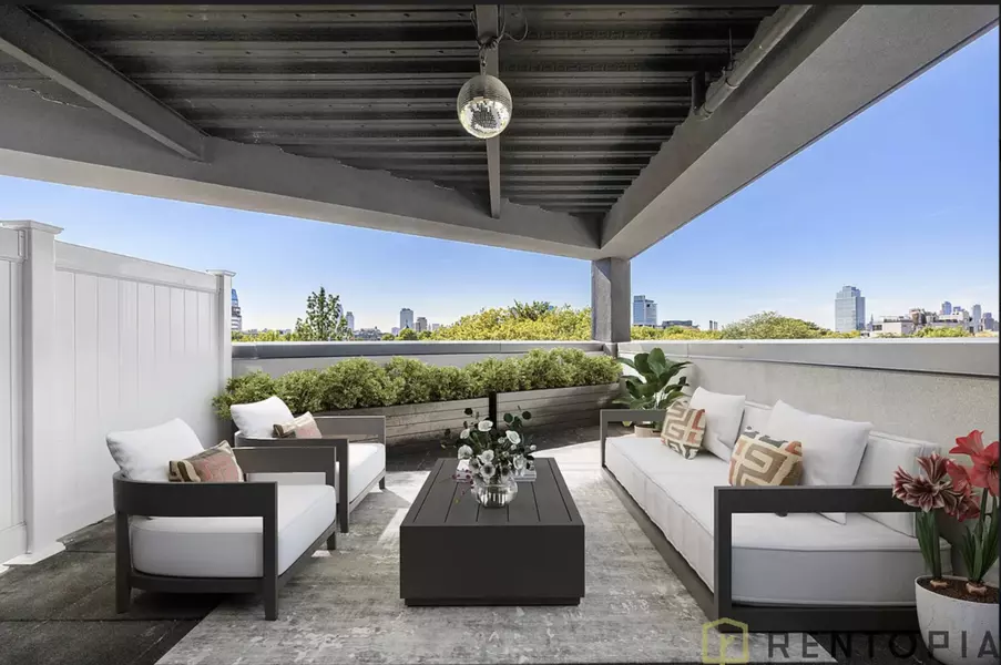 494 Manhattan Ave #502, Brooklyn, NY 11222-7847