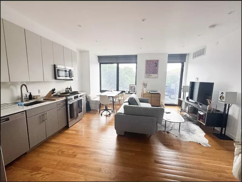 66 Nassau Ave #3, Brooklyn, NY 11222-3105