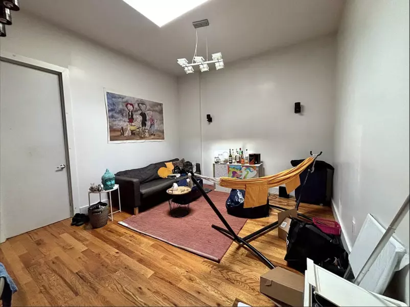 167 N 6th St #2a, Brooklyn, NY 11211-3914