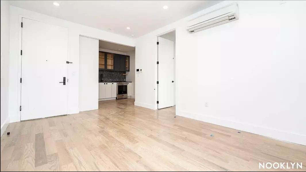 228 N 7th St #400, Brooklyn, NY 11211-3128