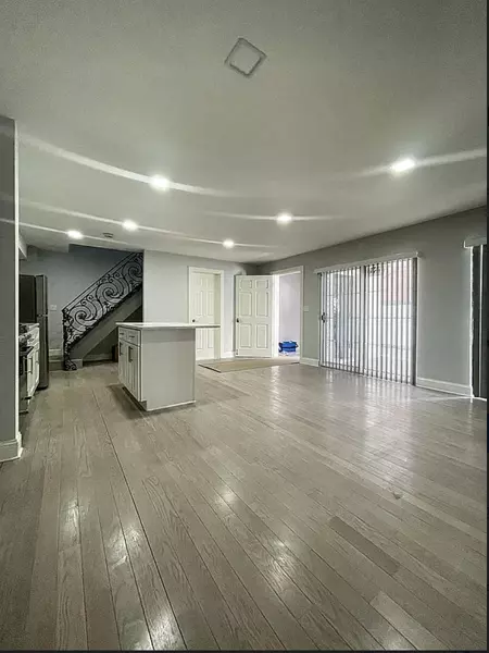 218 Calyer St #bh, Brooklyn, NY 11222-2721