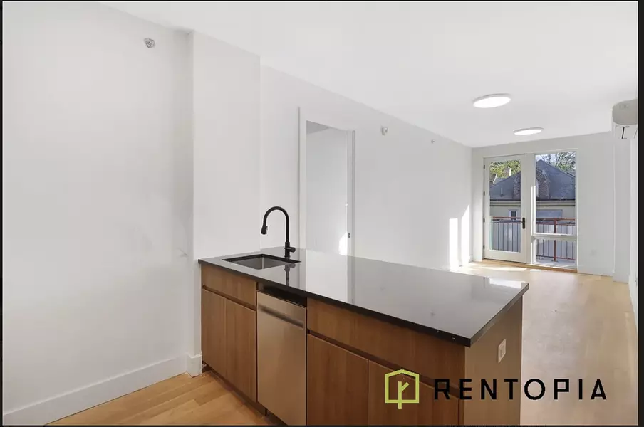 209 N 11th St #3a, Brooklyn, NY 11211-7832