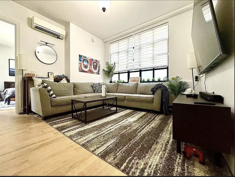 180 N 7th St #104, Brooklyn, NY 11211-5928