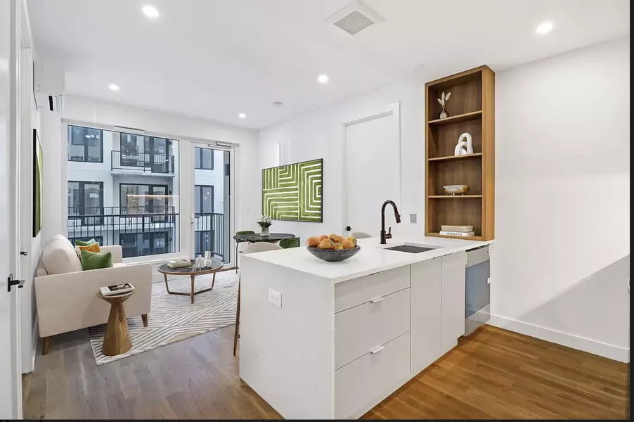 228 Berry St #7n, Brooklyn, NY 11249-7102